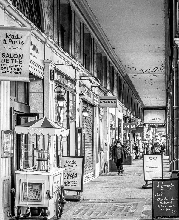 Photo de rue noir et blanc paris rivoli