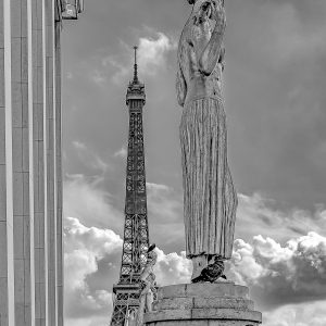 Eiffel tower Paris BNW