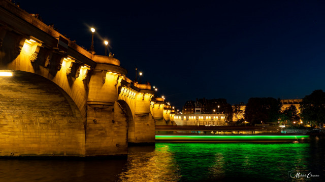 Pose longue sous les ponts Parisiens Pose longue sous les ponts Parisiens