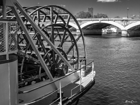 Sur la Seine Sur la Seine